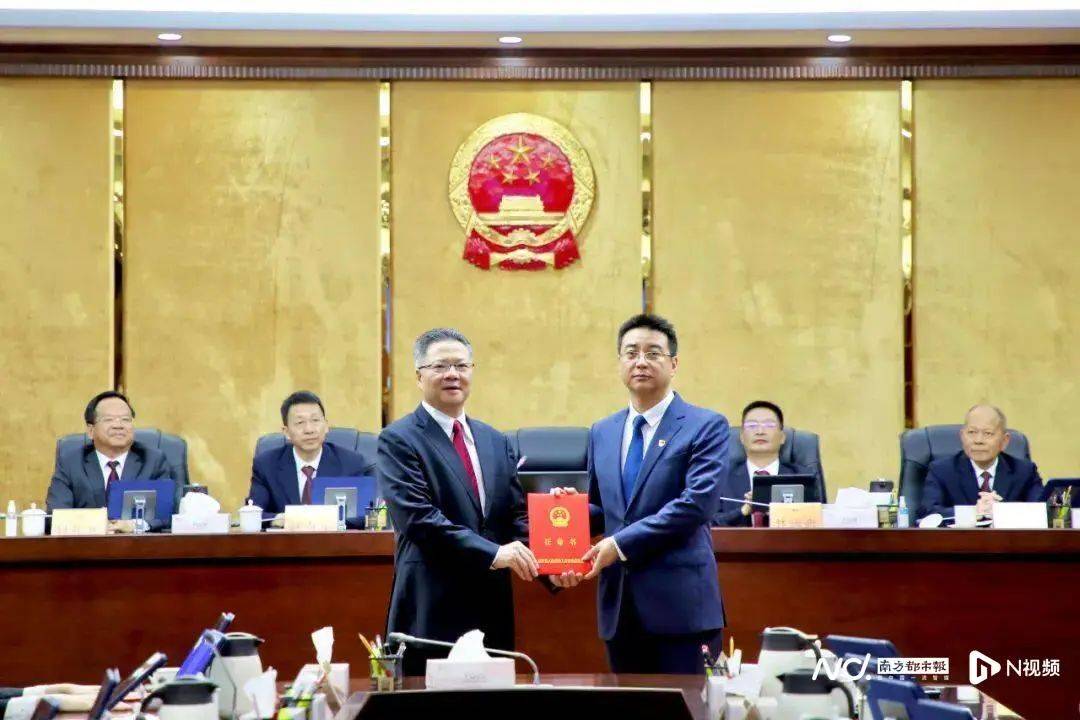 佛山一区常务副区长，跨市代理县长