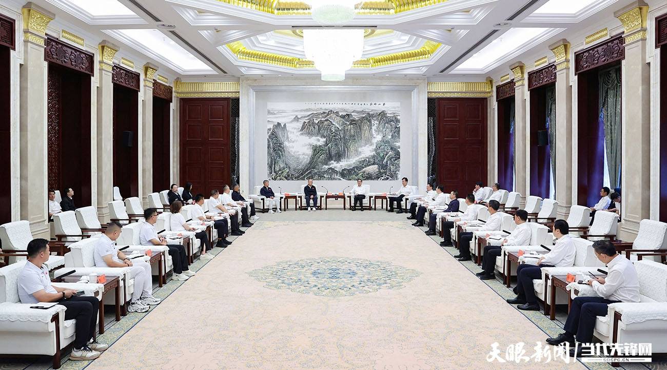 徐麟李炳军会见李宁集团董事长李宁一行