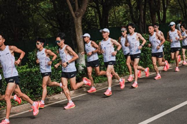 LNRC李宁跑步俱乐部启动“百炼成杰”计划