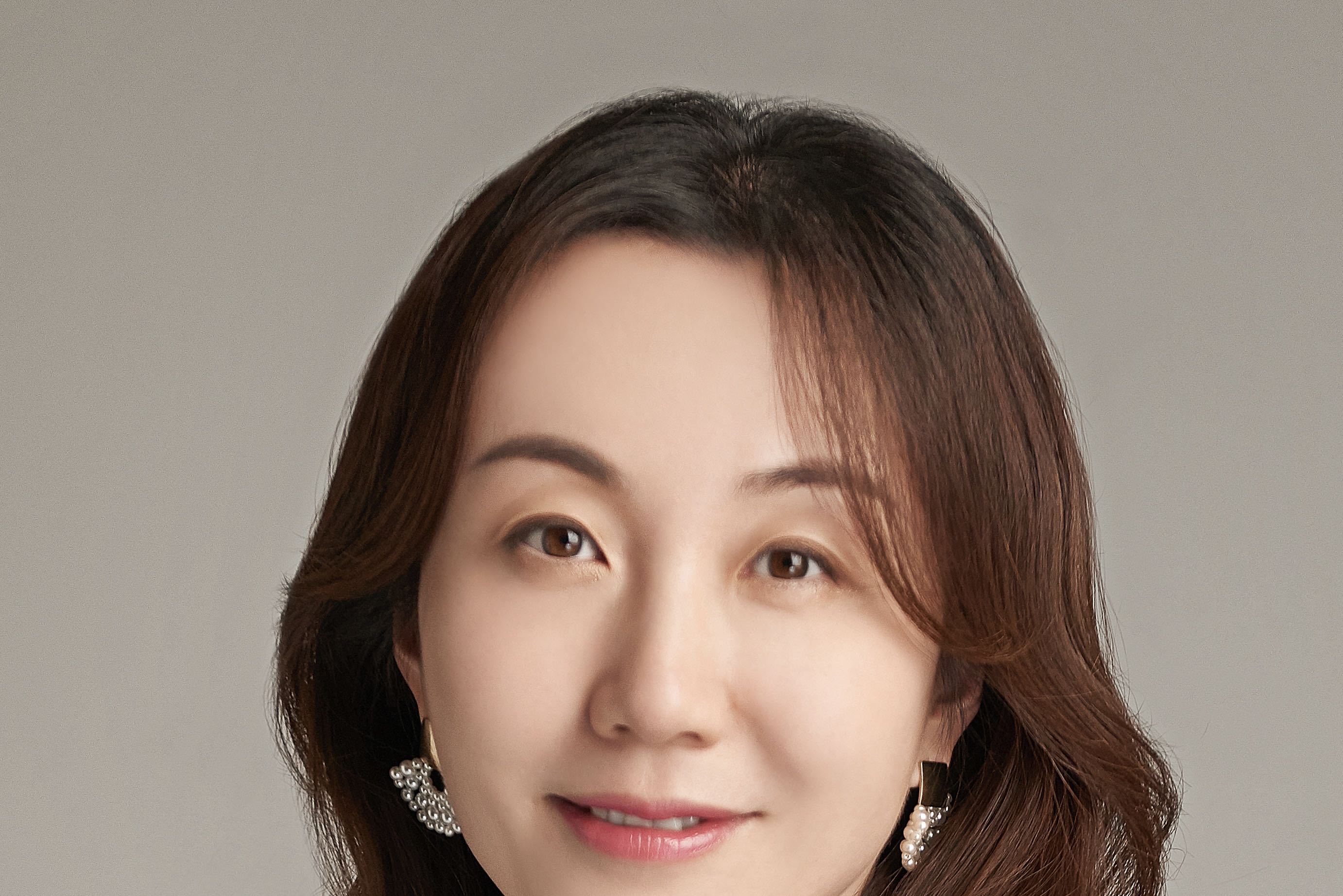 云峰基金(云峰基金李颖图片)